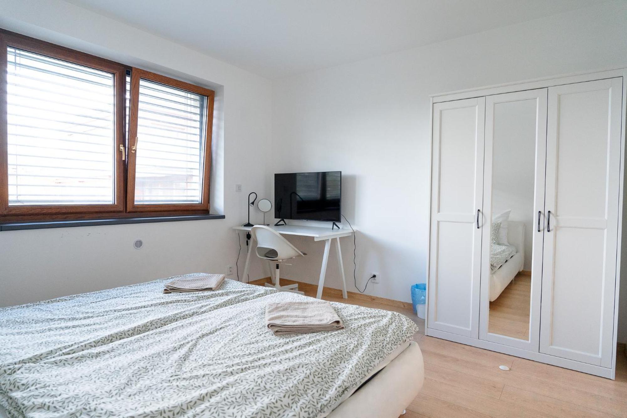 The Dante Villa Apartments — Photos 1