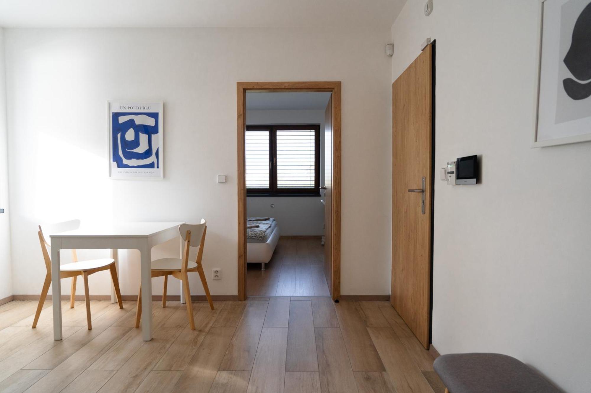 The Dante Villa Apartments — Photos 2