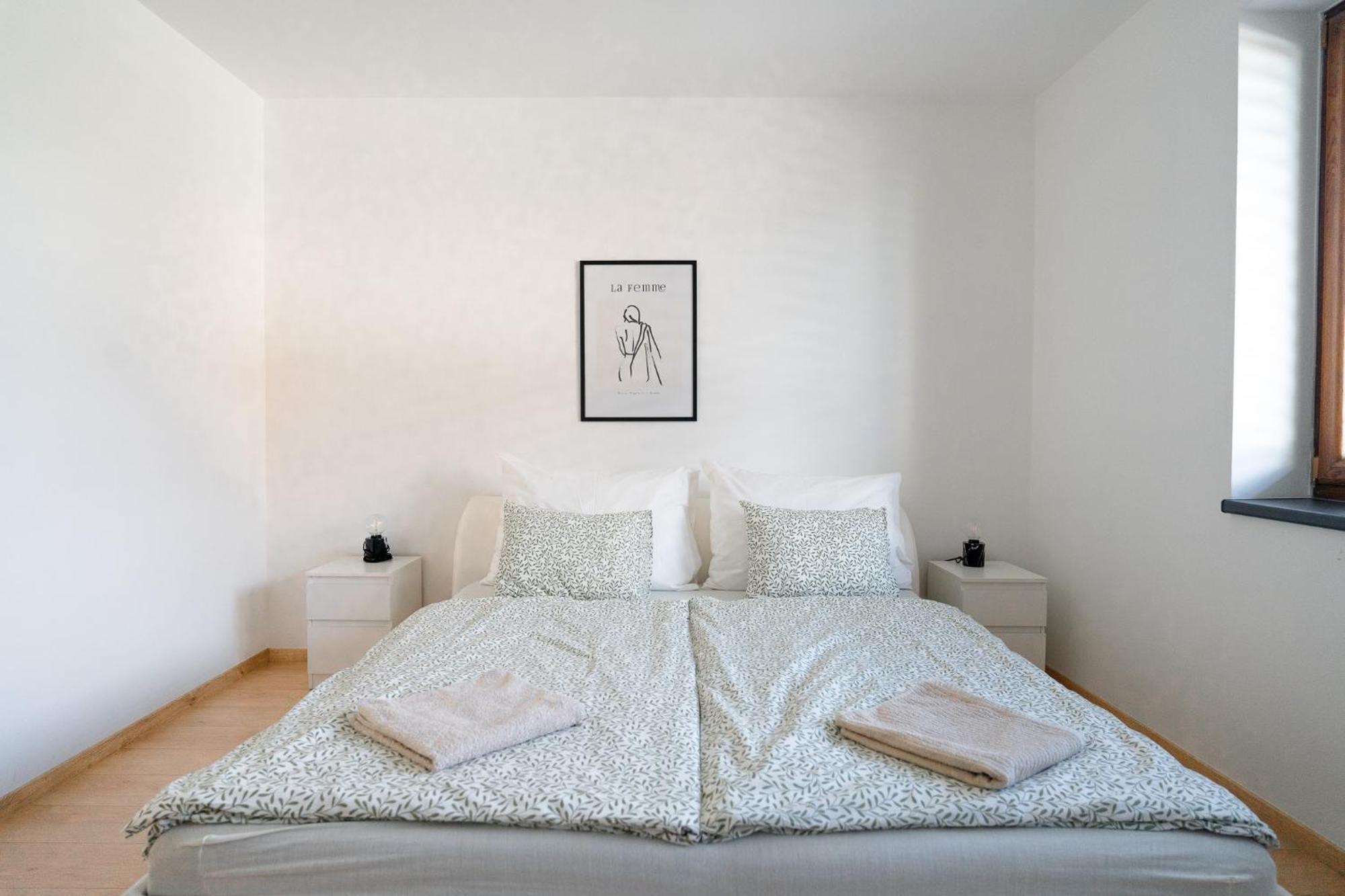 The Dante Villa Apartments, Prague
